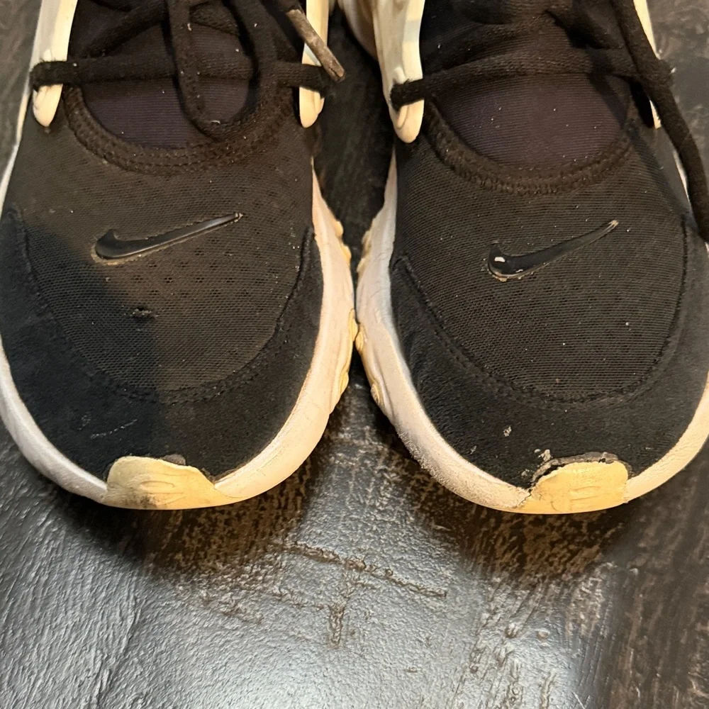 Nike Kids Black and White Sneakers